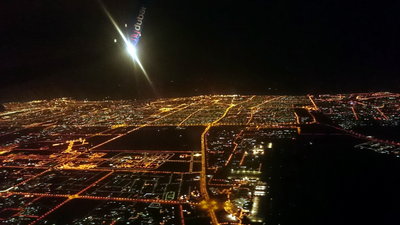 026 Вид из окна самолета на Дубаи.JPG